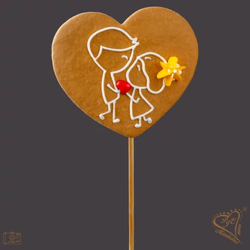 Szerelmesek pálcás mézes sütemény